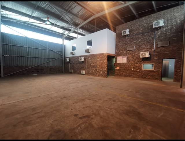 810M² FACTORY TO LET IN JET PARK